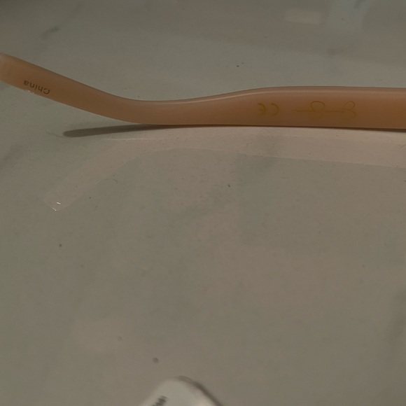 Jessica Simpson Sunglasses - Picture 8 of 9